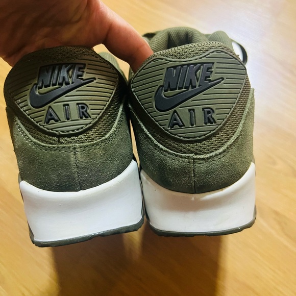 Nike Air Max 90 Essentials - Picture 3 of 8